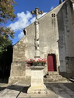 Croix, place de l'église.