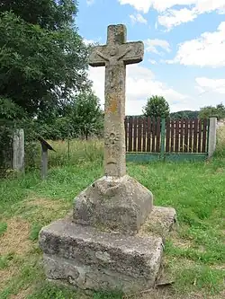 Croix vers l'église.