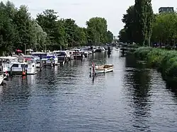 Le Boezem enjambé par le pont de Crooswijksebrug.