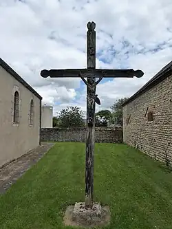 Crucifix dans l'enclos sud.