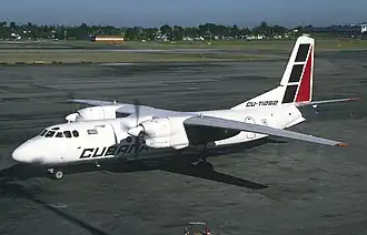 CU-T1262, l'appareil impliqué dans l'accident, ici à l'aéroport international José-Martí en décembre 1995.