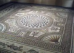 Exposition précédente de la mosaïque, à l'horizontale.