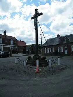 Calvaire sur la place.