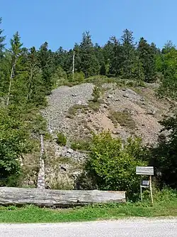 Le pierrier faisant face à la scierie du Lançoir.