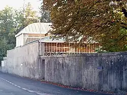 La volière paxtonienne vue depuis la Route de Pregny.