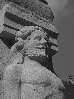 Atlante du puits de la cour d'honneur.