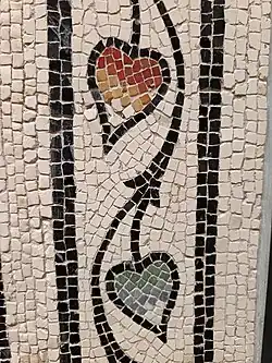 Détail du rinceau de feuilles de lierre.