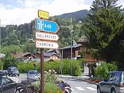 La route départementale 1212 en direction de Sallanches.