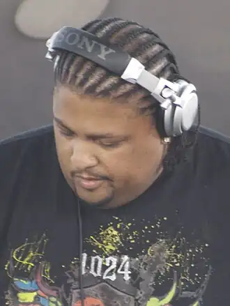 Description de l'image DJ Deeon, 2009 (cropped).jpg.