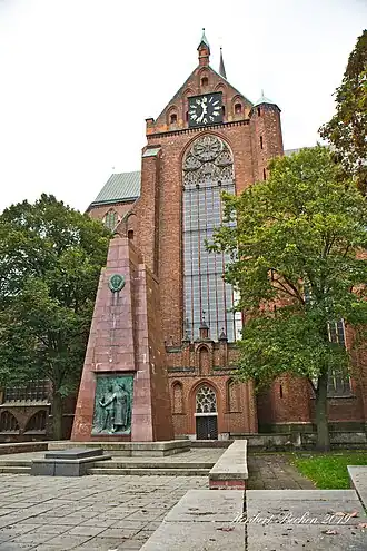 Façade nord du transept.