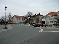 D 211 en direction de Thuret, Randan et Vichy.