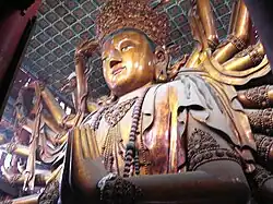 Grande statue en bois du Bodhisattva du Temple de Puning