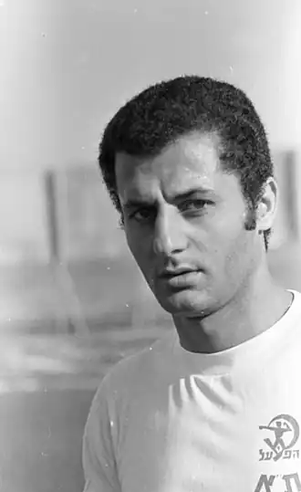 Image illustrative de l’article Yechezkel Chazom