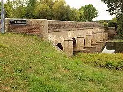Pont sur l'Ozanne.