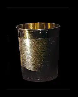 Gobelet en argent doré.