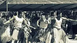 Danse wallisienne exécutée par des Wallisiens et Futuniens de Nouvelle-Calédonie à Nouméa.