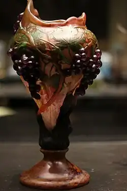 Vase aux raisins au musée des Beaux-Arts de Nancy.