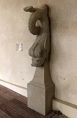 Dauphin en grès (XVIIe&nbsp;siècle).