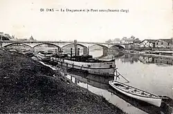 Une dragueuse avec le pont