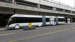 Trambus à l’aéroport de Zaventem avec ses 2 accordéon