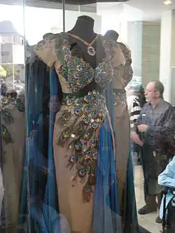 La robe portée par Hedy Lamarr dans Samson et Dalila (1949), Oscar des meilleurs costumes en 1951.