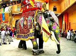 Éléphant décoré à Jaipur.