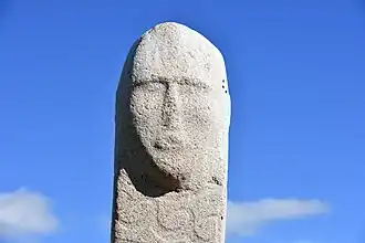 Visage anthropomorphe.