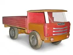 Camion plateau Dejou de 40 cm, fabriqué au début des années 1970.