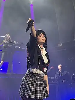 Demi Lovato en concert à Montréal lors de sa tournée Holy Fvck en octobre 2022.