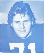 Description de l'image Dennis Harrah, 1976.png.