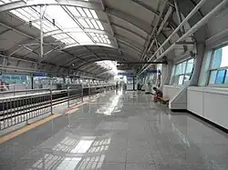 En 2014, quais sans portes palières.