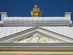 Une frise de Peterhof.