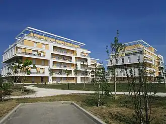 Résidence « Côté Parc » située entre les avenues Mérieux et Dassault.