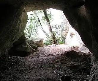 Intérieur de la grotte des Deux Ouvertures.