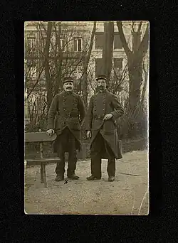Deux soldats en permission en décembre 1914