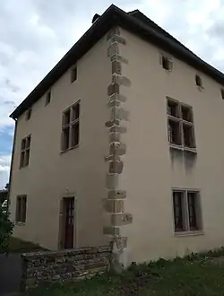 Maison seigneuriale-façade Nord Ouest.