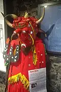 Diable rouge lors d'une exposition consacrée aux personnages du carnaval de Martinique, Musée Saint-James