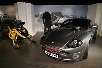 Aston Martin Vanquish de Meurs un autre jour (2002)