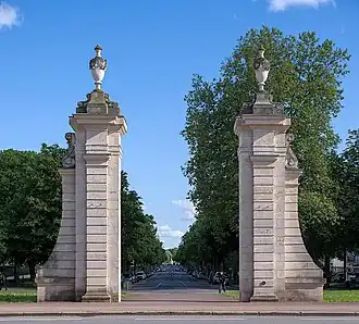 Porte des Allées du parc