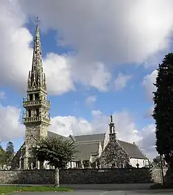 L'église et la chapelle.