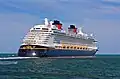 Le Disney Dream en 2016 sortant de Port Canaveral.