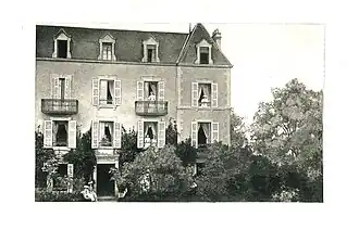 Première carte postale connue de l'hôtel Victoria, présenté dans sa forme originelle.