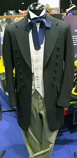 Costume du Premier Docteur, d'inspiration Édouardienne.
