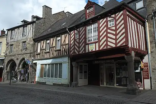 no 27 (maison de la Grisardière) et nos 29 et 31.