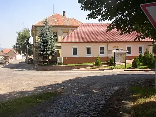 Mairie de Dolánky nad Ohří.