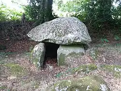 Guidel : le dolmen de Lesvariel, l'entrée.