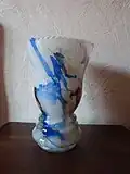 Vase en opaline avec inclusions de couleurs