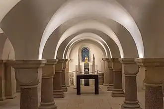 La crypte, construite en 872.