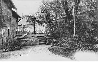 Jardin derrière la maison où Jeanne d'Arc aurait eu sa première vision (1910).