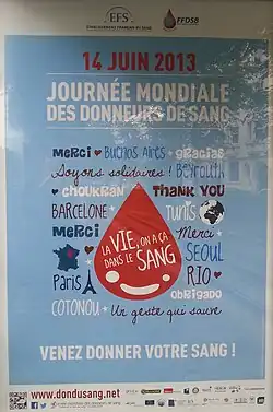 Affiche à dominante bleue.